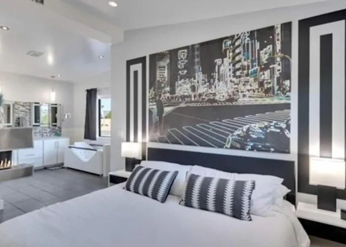 Mid Century Modern Retreat In Old Town Scottsdale