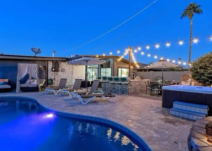 Mid Century Modern Retreat In Old Town *