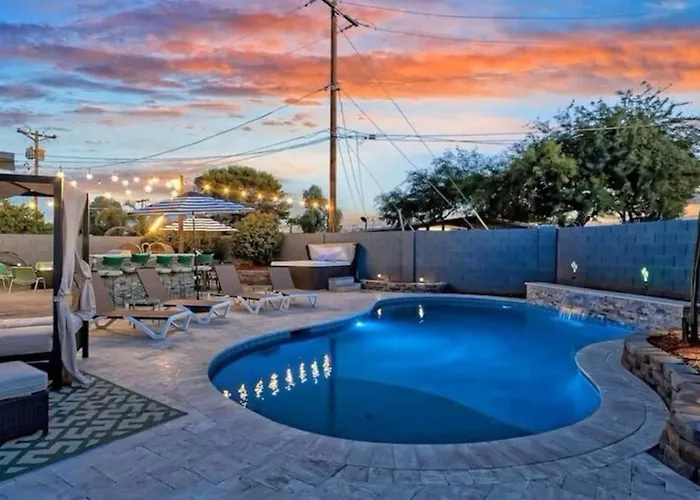 Mid Century Modern Retreat In Old Town